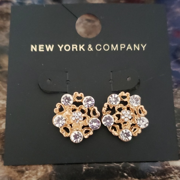 New York & Company Jewelry - 💥Flower Stud Earrings